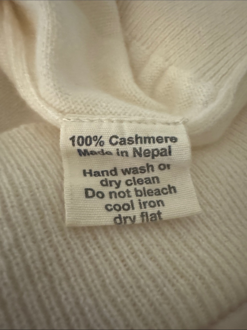 Marguerite Cashmere Short Sleeve Crewneck Sweater in Cream - Picture 4 of 5